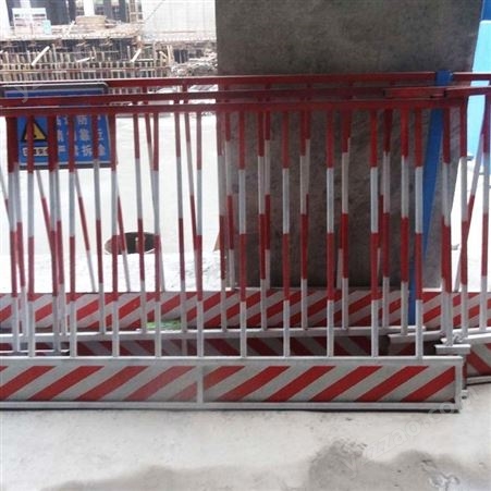 工地临时防护栏杆厂家供应 可定制楼梯防护栏杆 热镀锌材质反光干字型立杆护栏